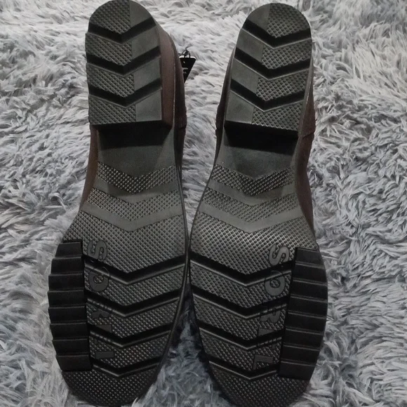 1️⃣1️⃣1️⃣Sorel Boots 🥾 - Picture 4 of 8